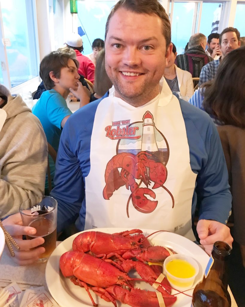 Maine Roadtrip Itinerary - Eating Lobster in Scarbourough, Maine