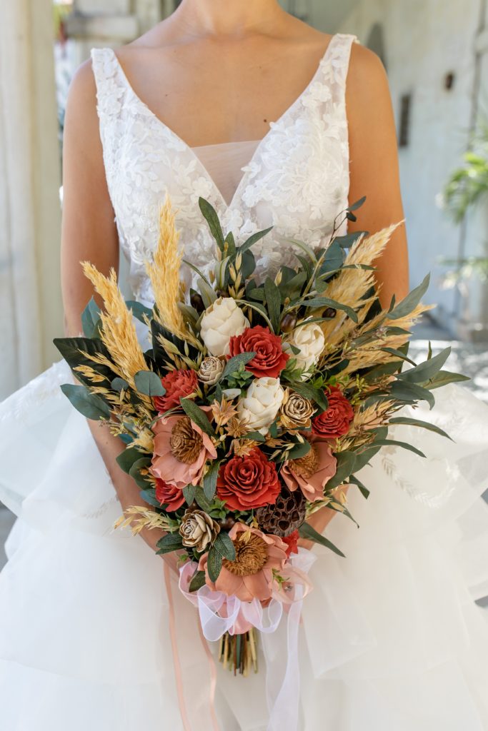 Boho bouquet with red, white and pampas grass
