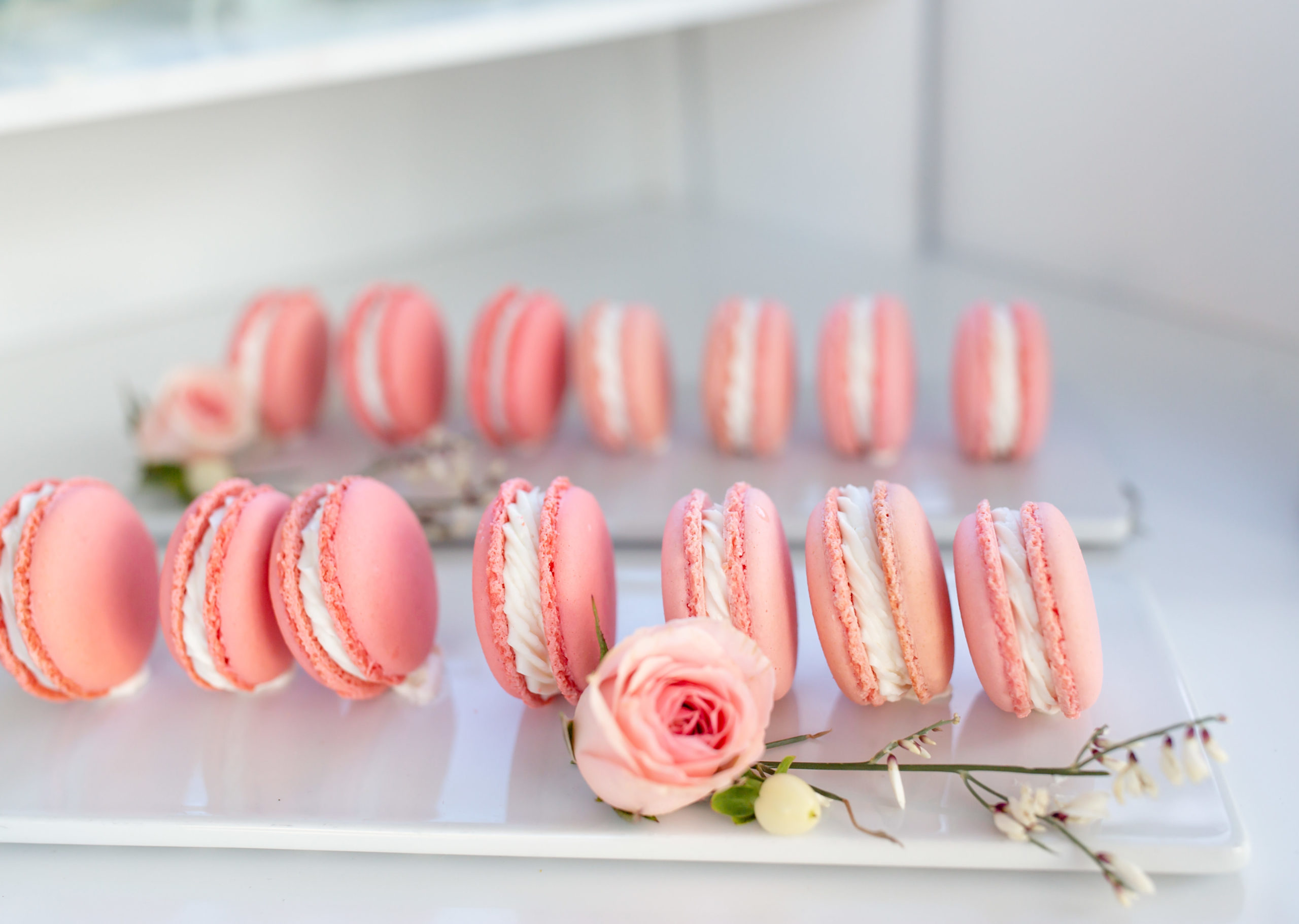 Wedding cake alternatives - pink french macarons with fresh florals